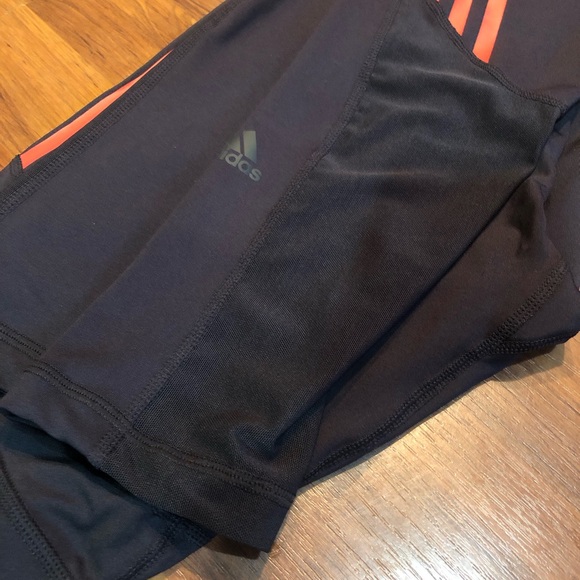 NWT Adidas 7/8 Length Leggings. Size small. Dark blue with red stripes. - Picture 9 of 9